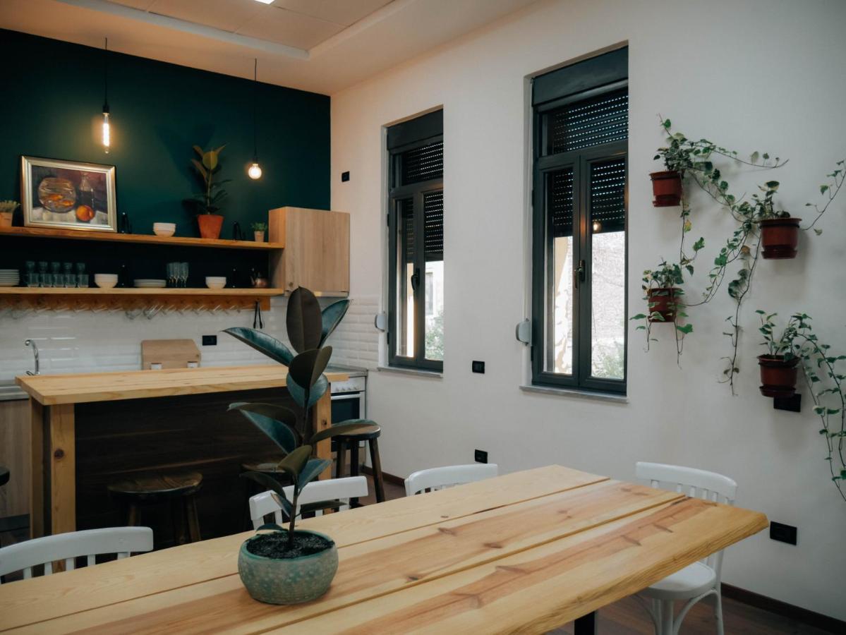 The Maze Hostelティラナ エクステリア 写真