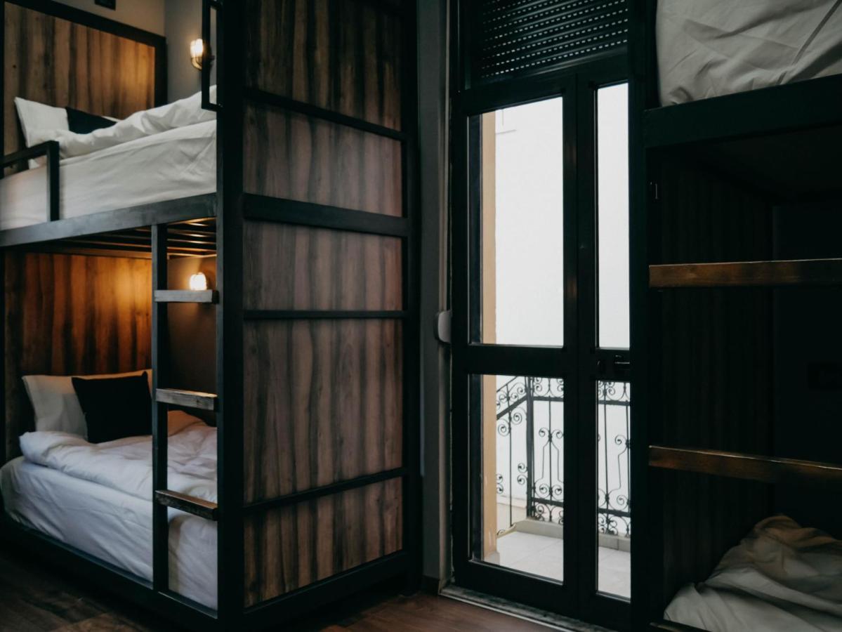 The Maze Hostelティラナ エクステリア 写真