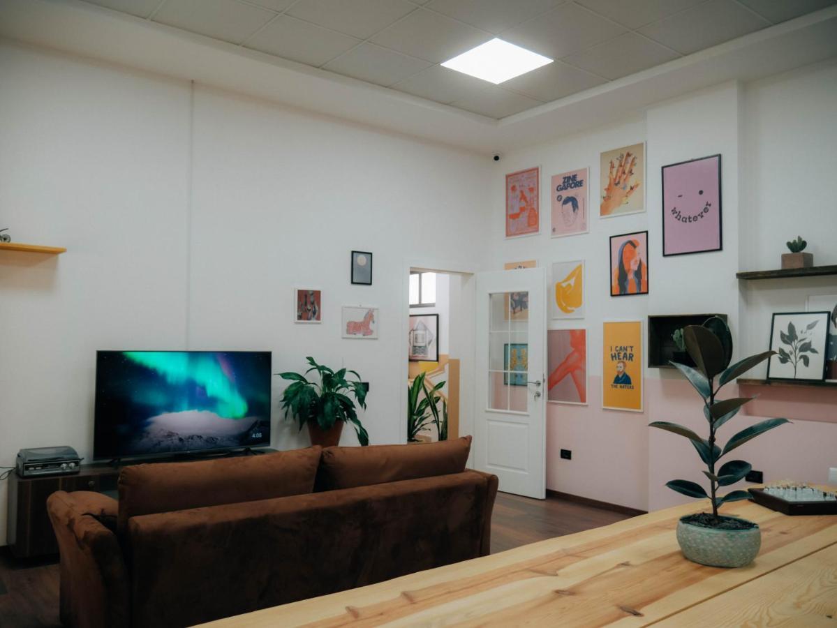 The Maze Hostelティラナ エクステリア 写真